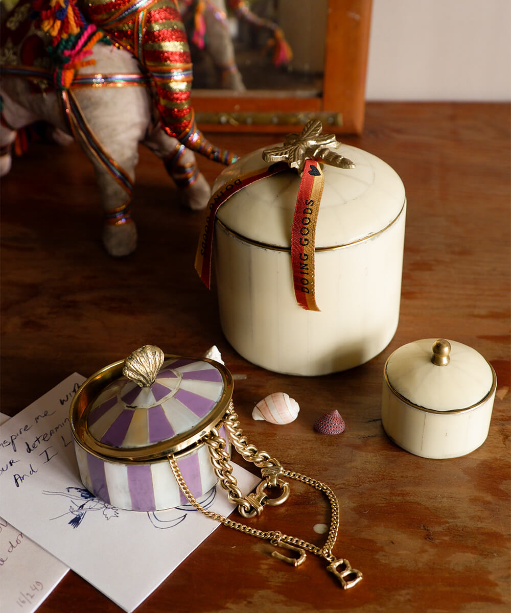 Doing goods Scarlett circus box lila