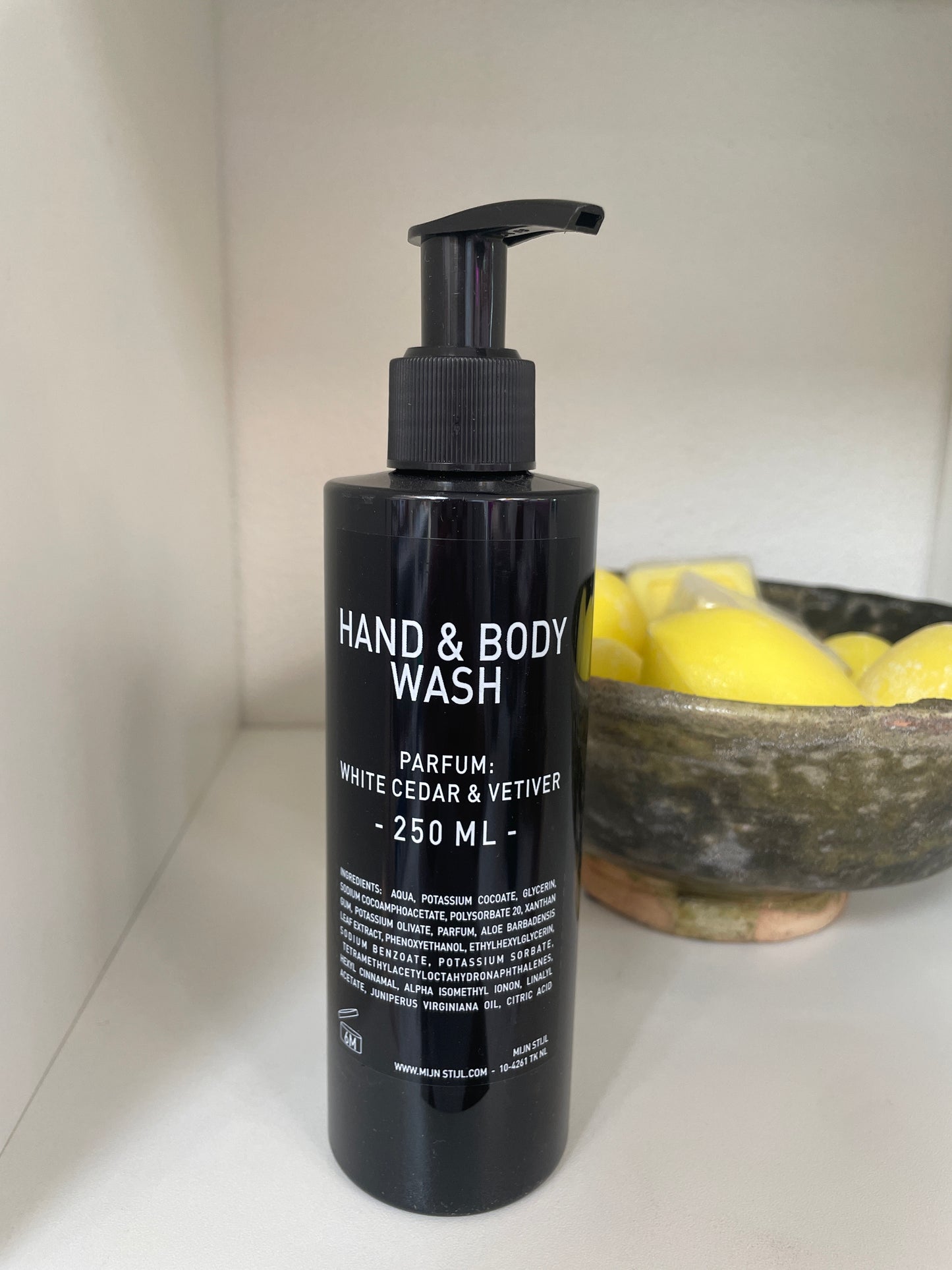 Hand & body wash white cedar & vetiver 250 ml