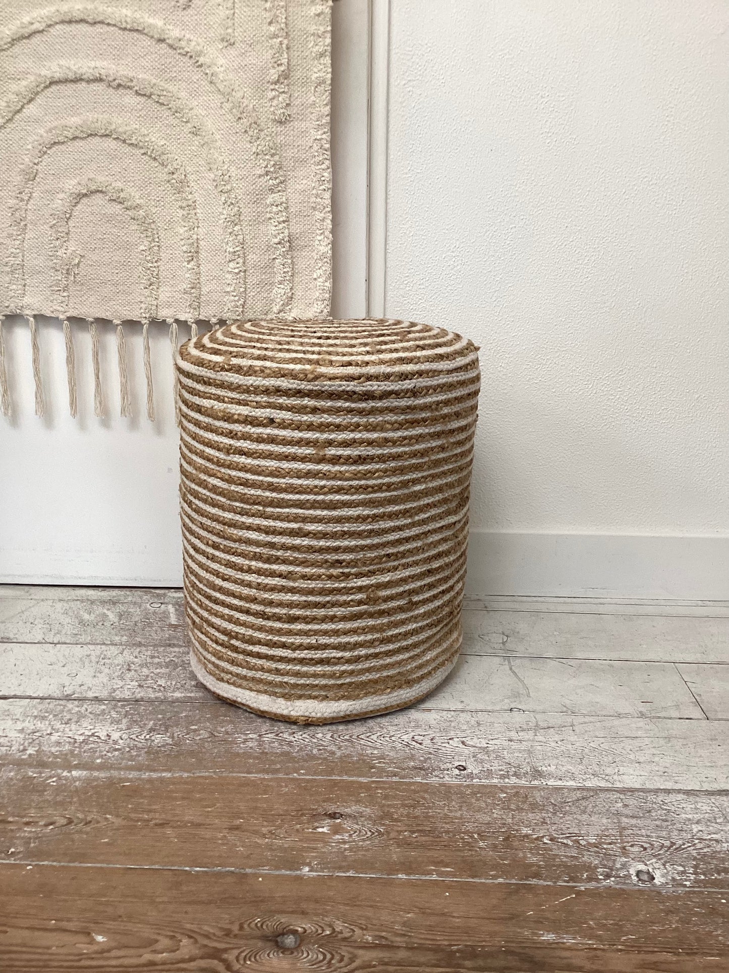 Poef van jute