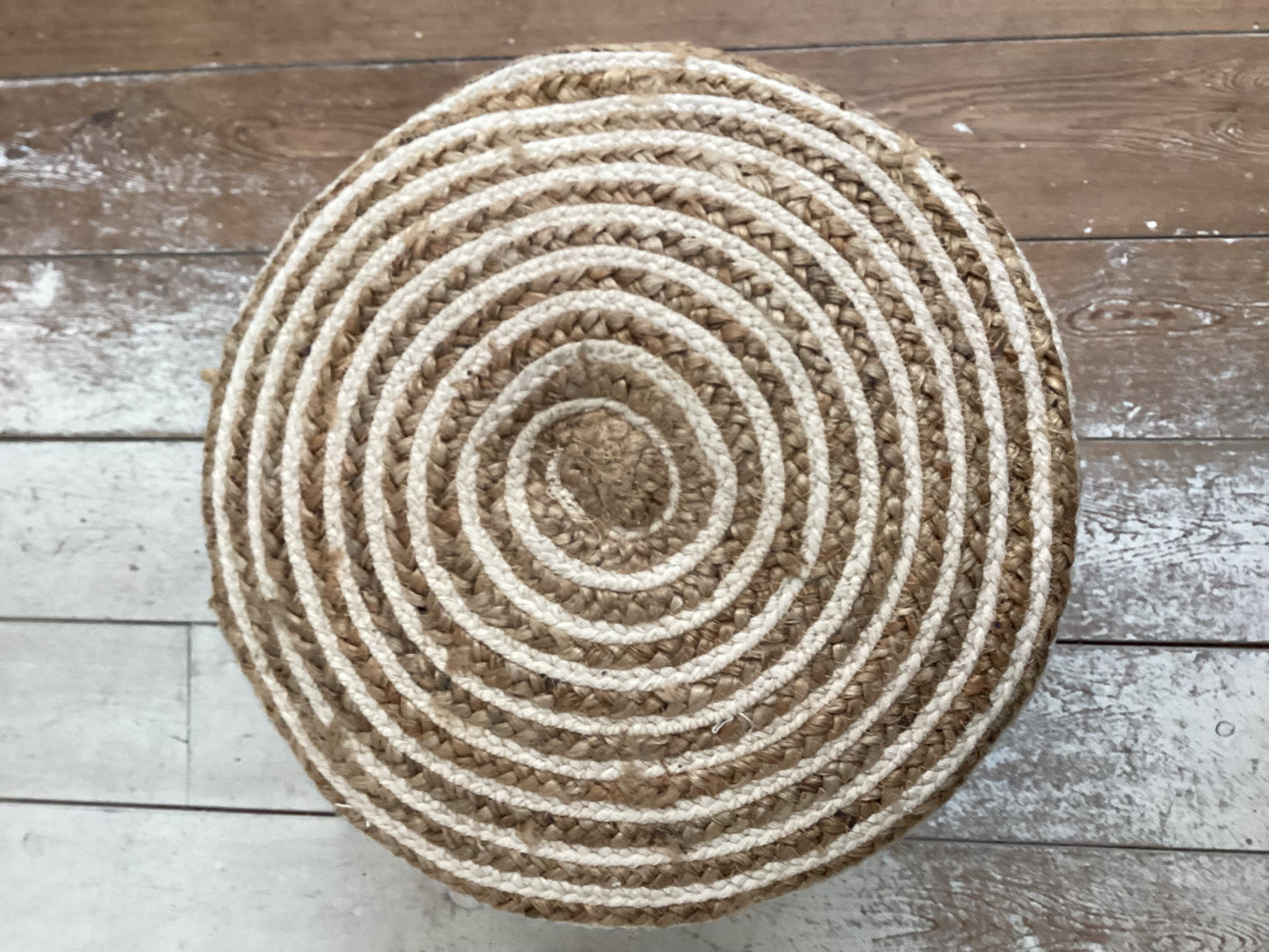 Poef van jute