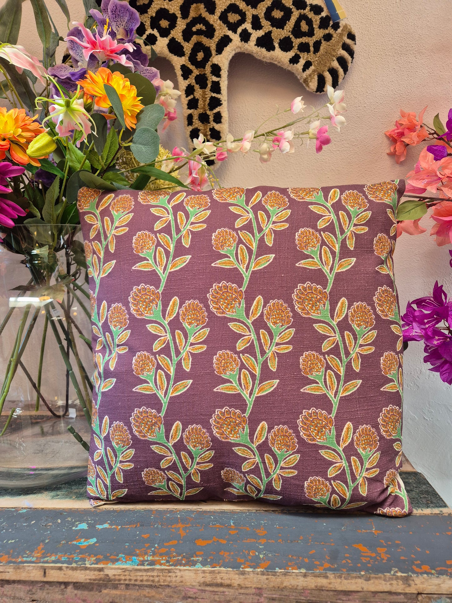 Kussen paars met bloemen 45x45 cm