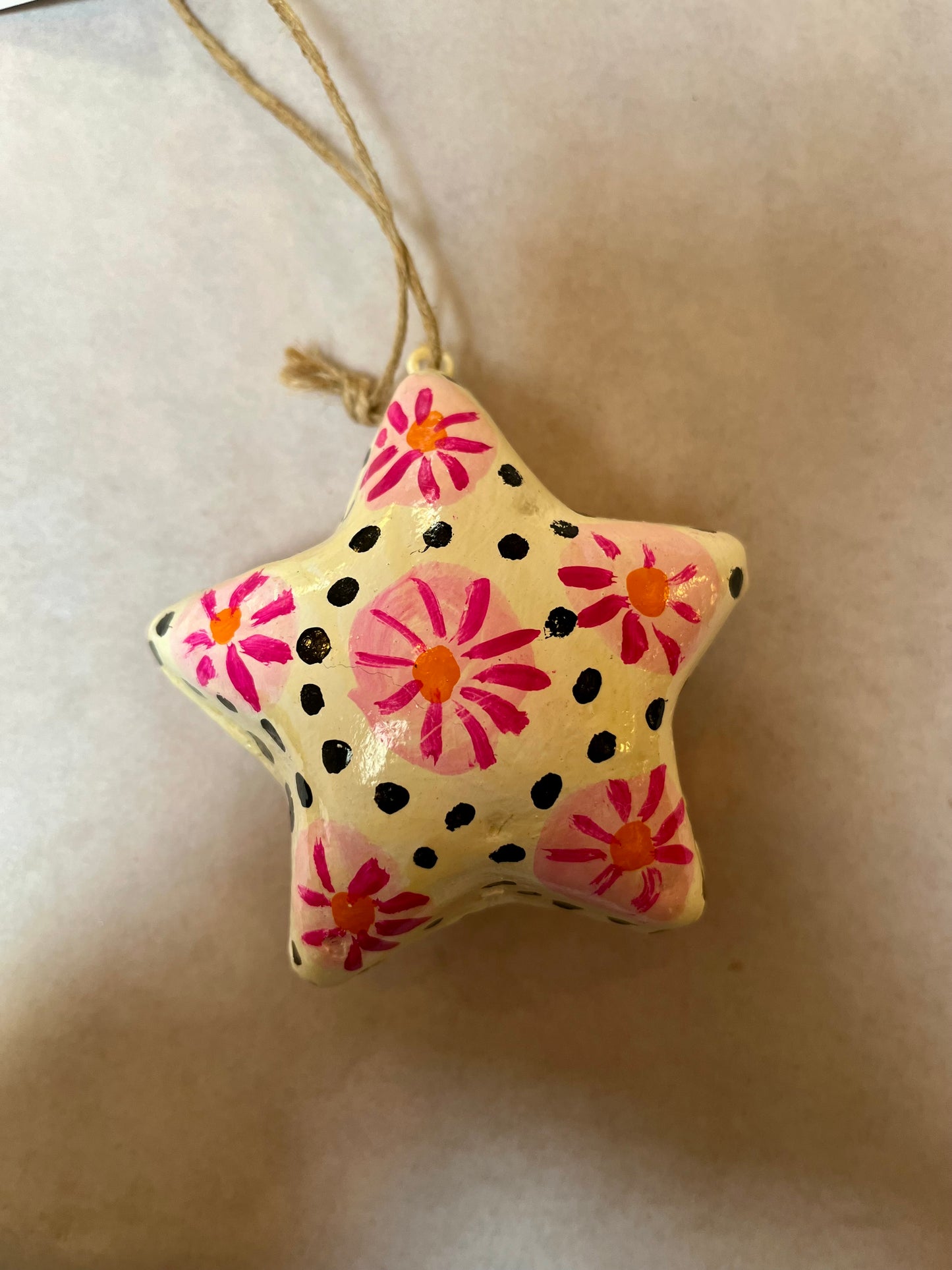 Papier Maché hanger/kerstbal Ster Gekleurde Varianten