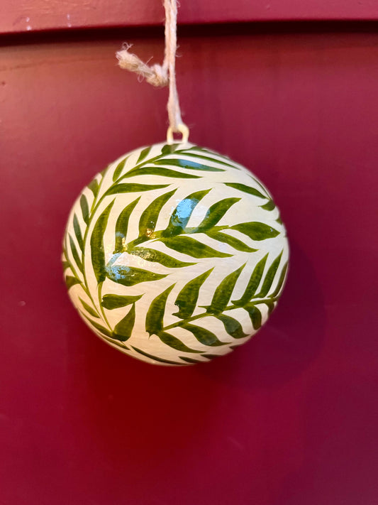 Papier Maché Kerstballen diverse kleuren/patronen