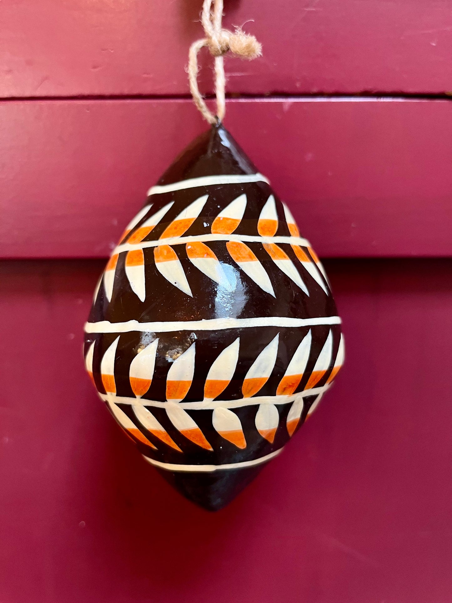 Papier Maché kerstballen kegelvormig diverse kleuren/patronen