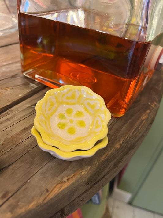 Saus bakje geel