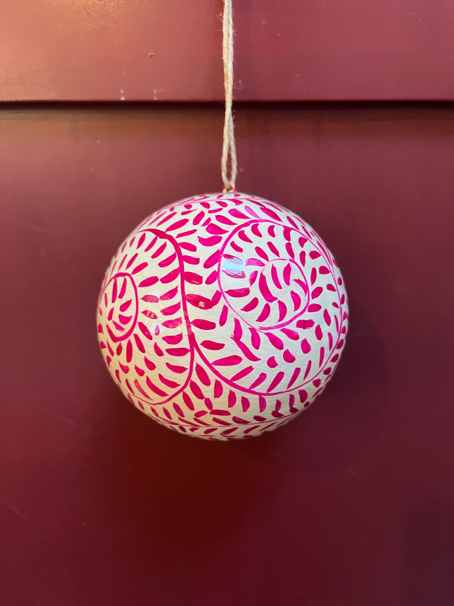 Papier maché kerstballen XL diverse kleuren