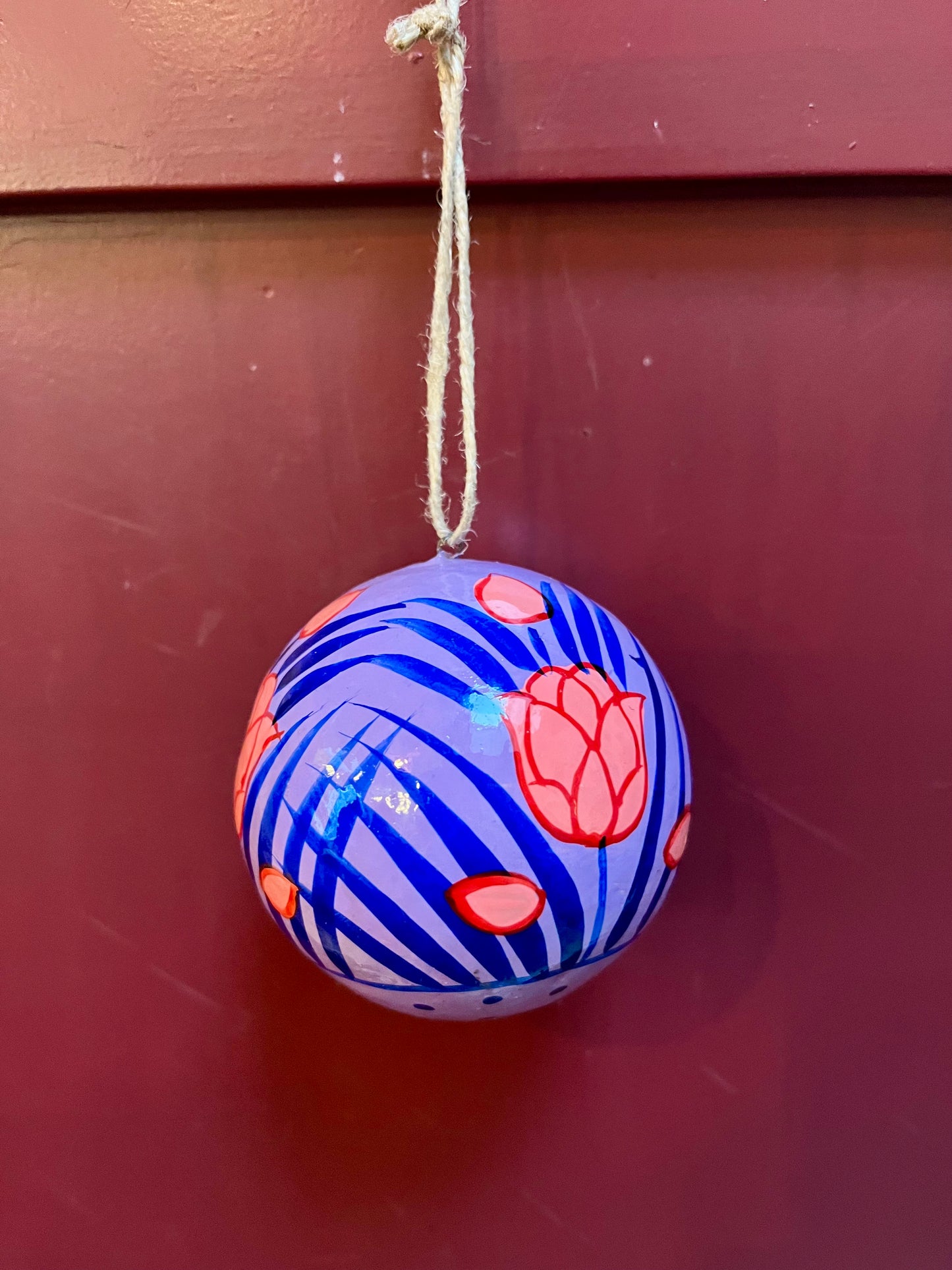 Papier Maché Kerstballen diverse kleuren/patronen