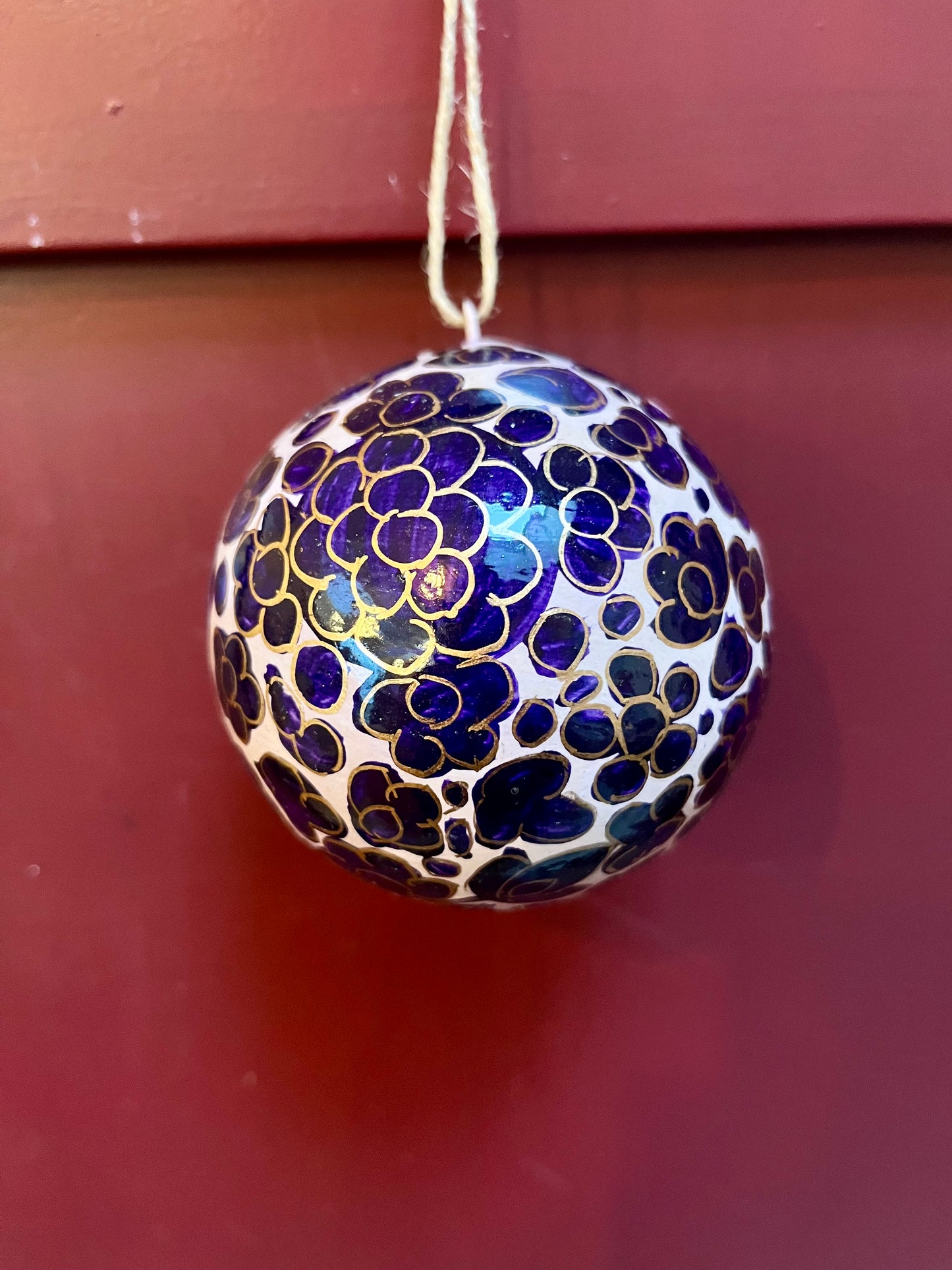 Papier Maché Kerstballen diverse kleuren/patronen