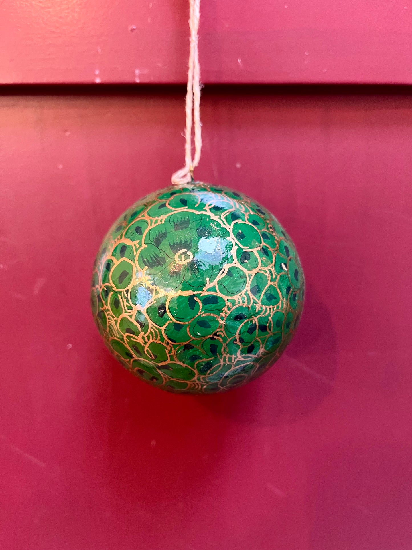 Papier Maché Kerstballen diverse kleuren/patronen