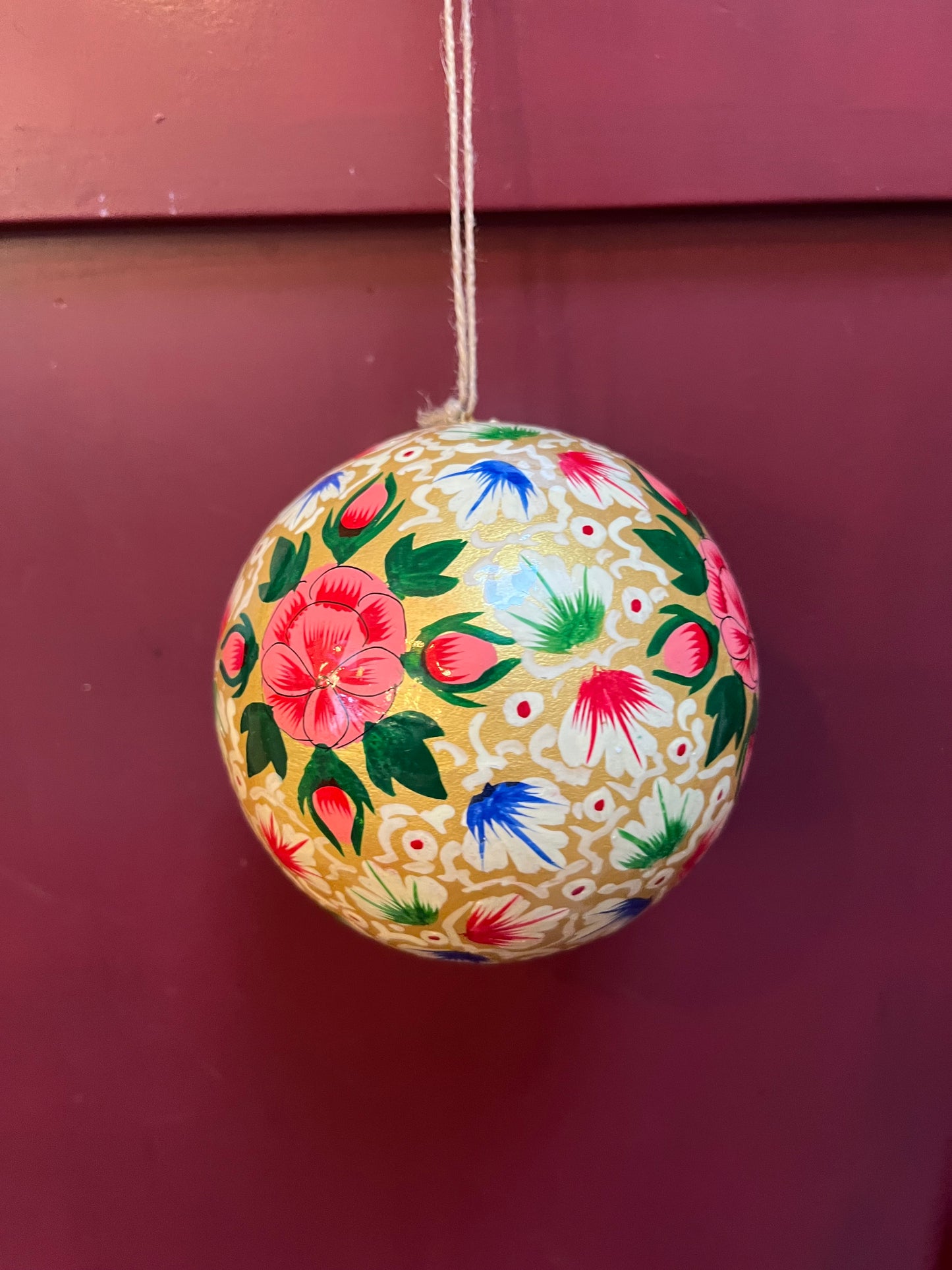 Papier maché kerstballen XL diverse kleuren