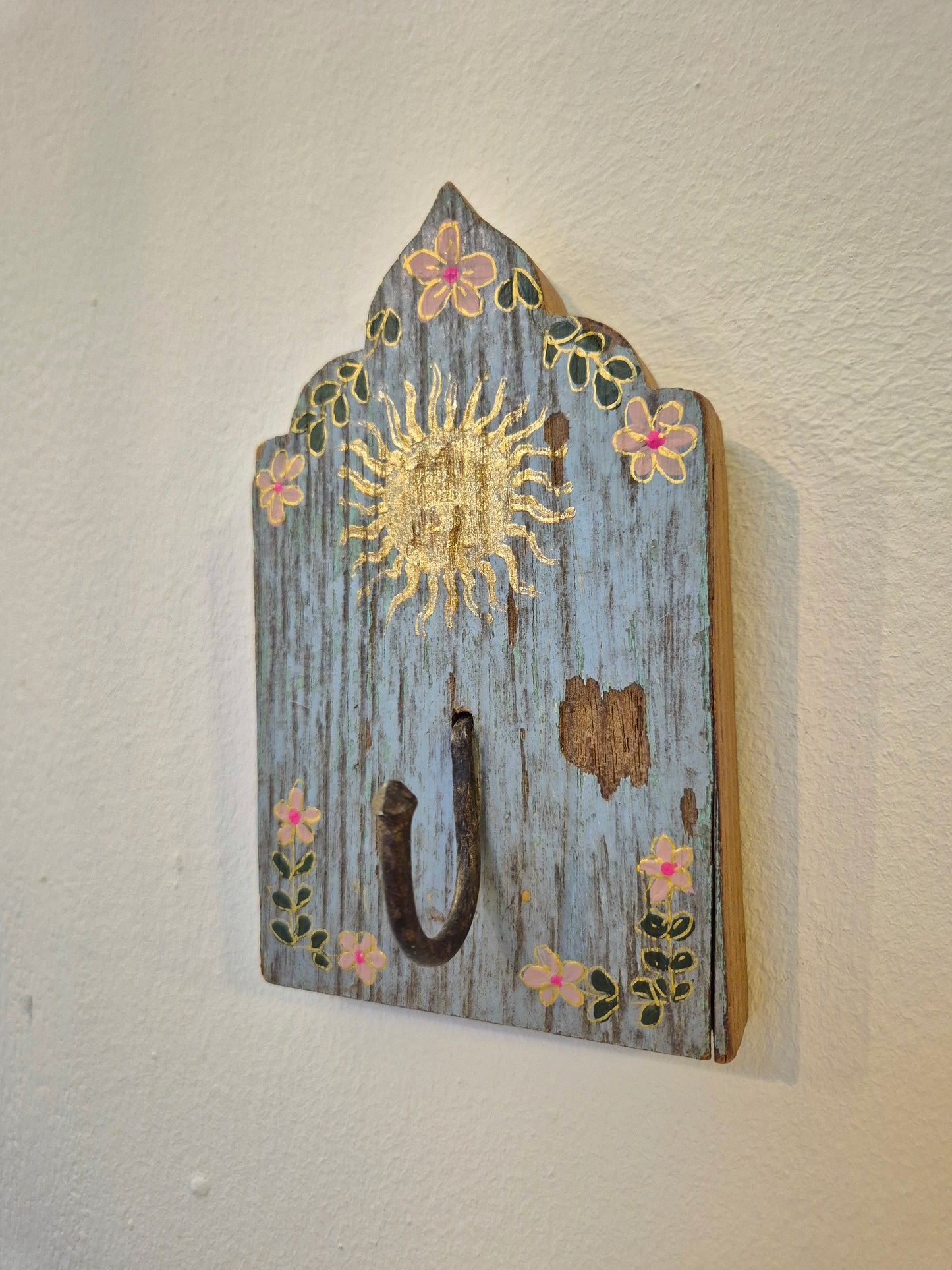 Lovers & Collectors handbeschilderde haak blauw zon